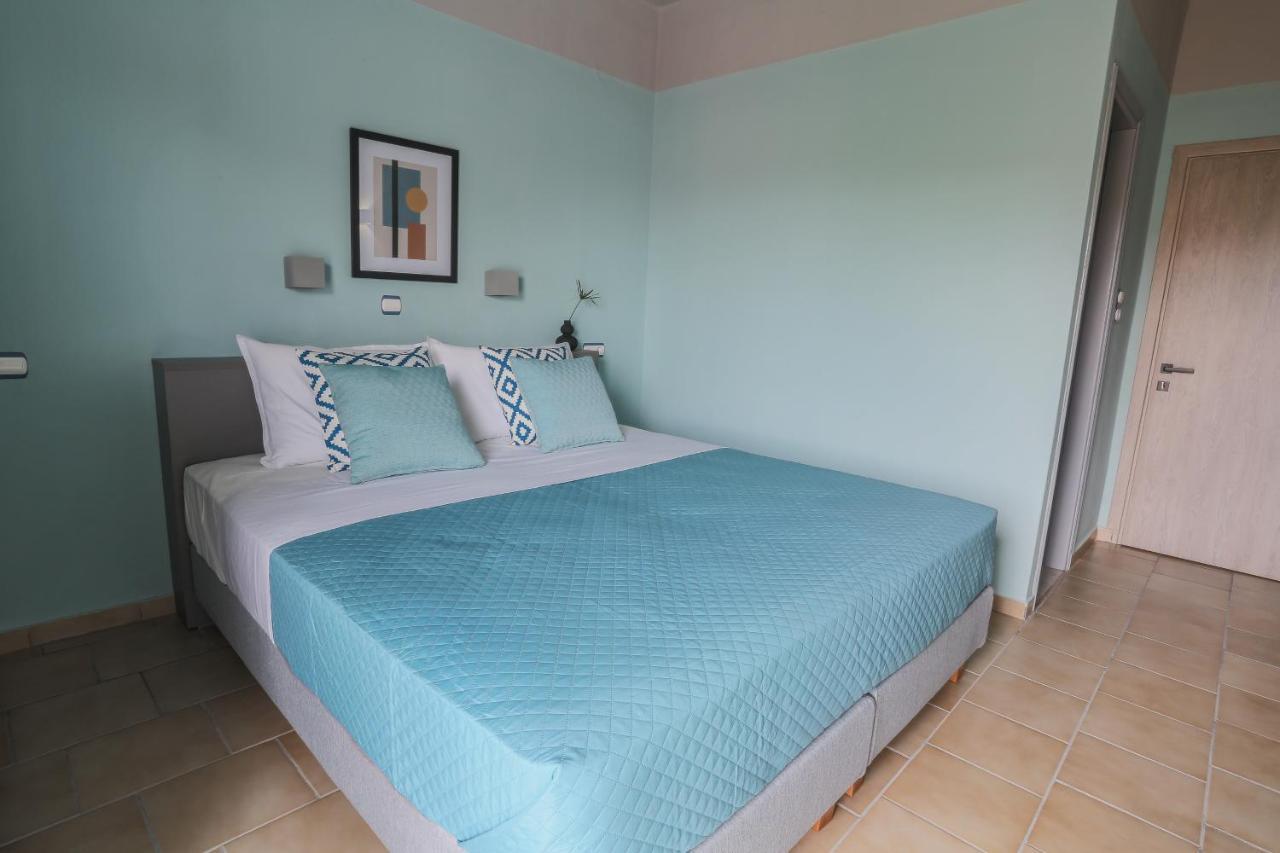 Joya Ofrynio Stylish Suites Ofrínion 外观 照片