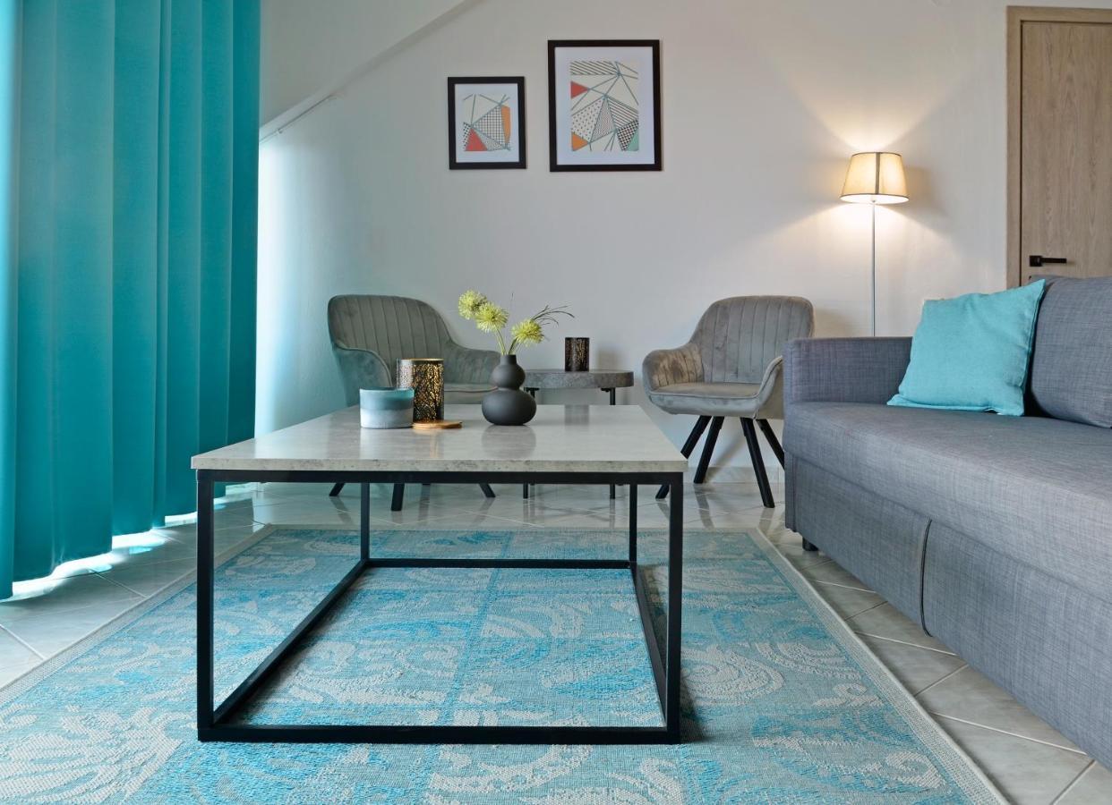 Joya Ofrynio Stylish Suites Ofrínion 外观 照片