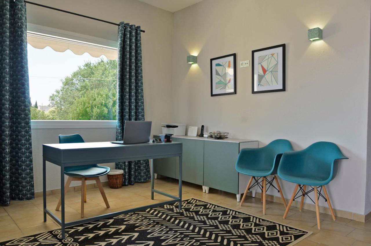 Joya Ofrynio Stylish Suites Ofrínion 外观 照片