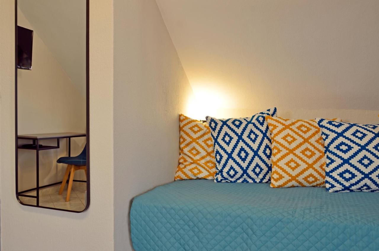 Joya Ofrynio Stylish Suites Ofrínion 外观 照片
